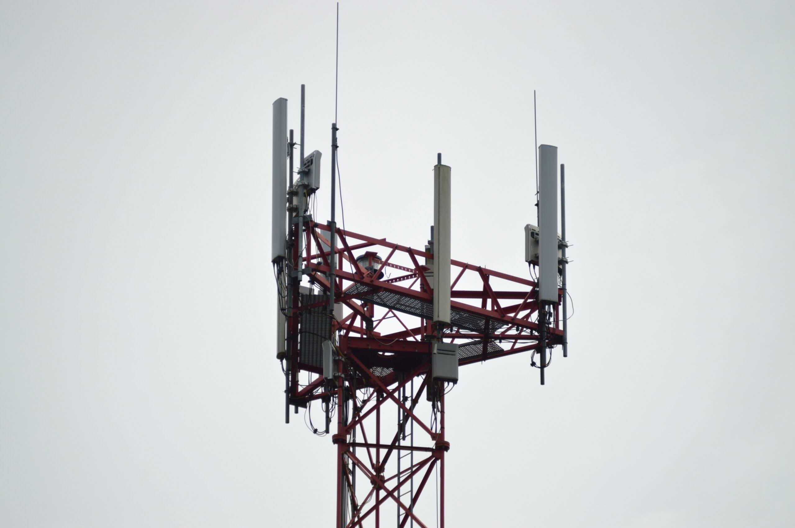 What You Should Know About Microwave Antennas - RF Exposure Lab